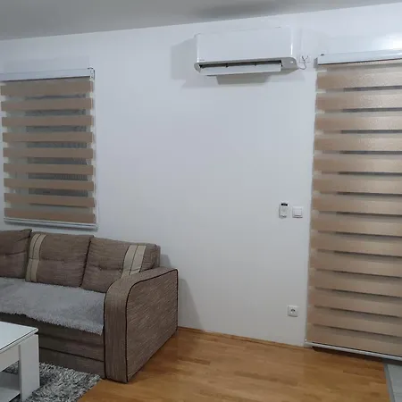 Stan Na Dan Zaga Dusana Vasiljeva 7a *